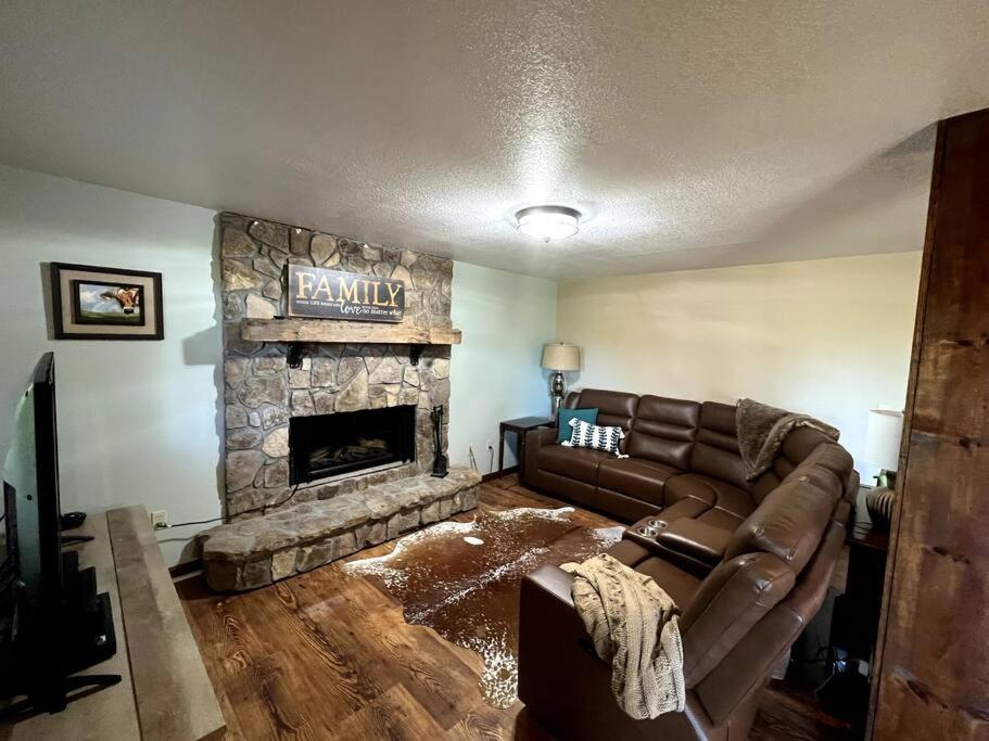 Red Rooster Family Cabin W/Hot Tub+Fire Pit+View Franklin Εξωτερικό φωτογραφία