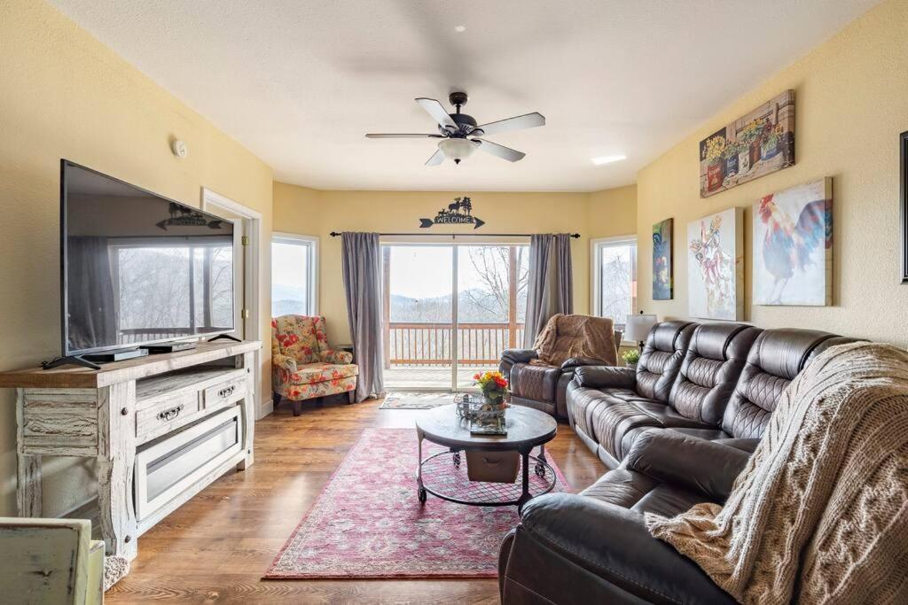 Red Rooster Family Cabin W/Hot Tub+Fire Pit+View Franklin Εξωτερικό φωτογραφία