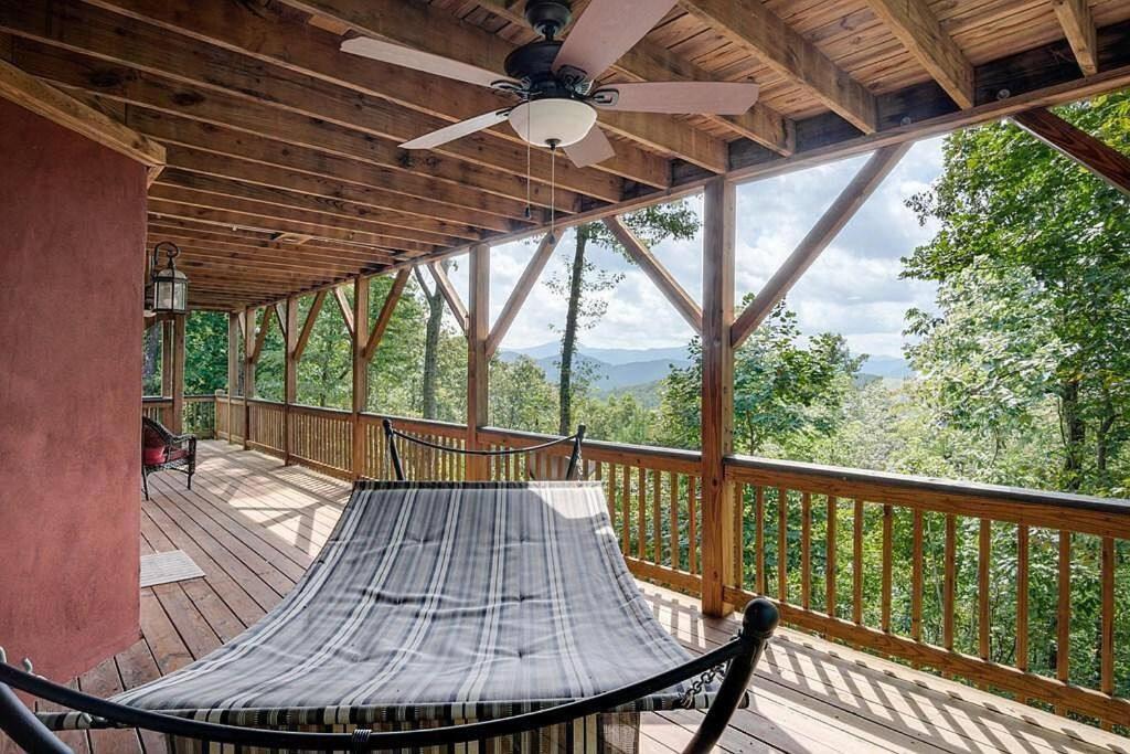 Red Rooster Family Cabin W/Hot Tub+Fire Pit+View Franklin Εξωτερικό φωτογραφία